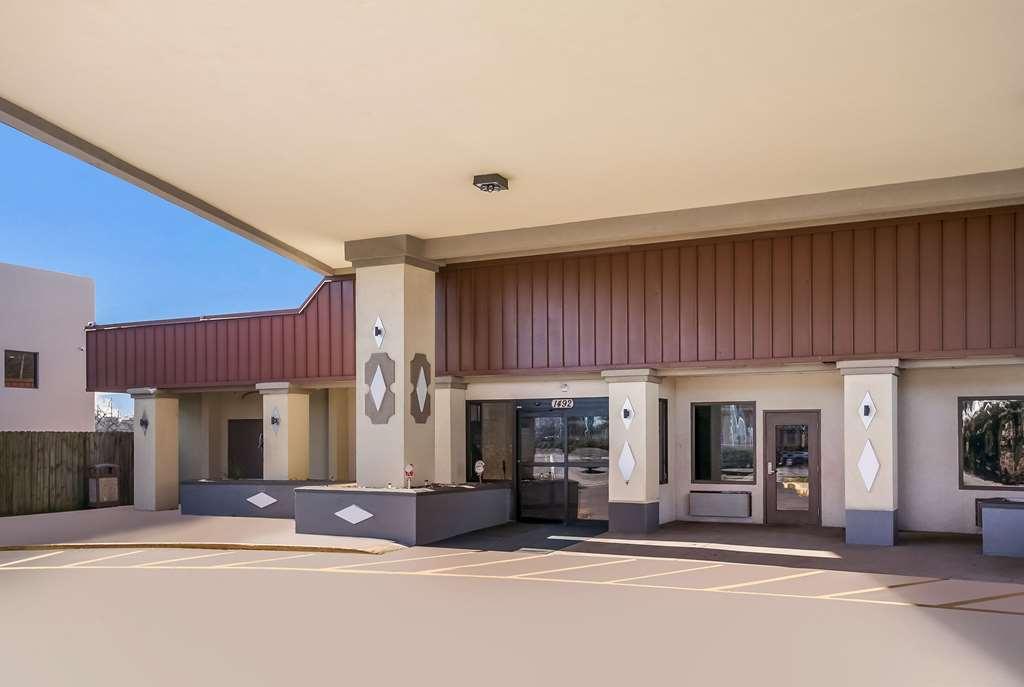 Rodeway Inn Rohrerstown Exterior foto