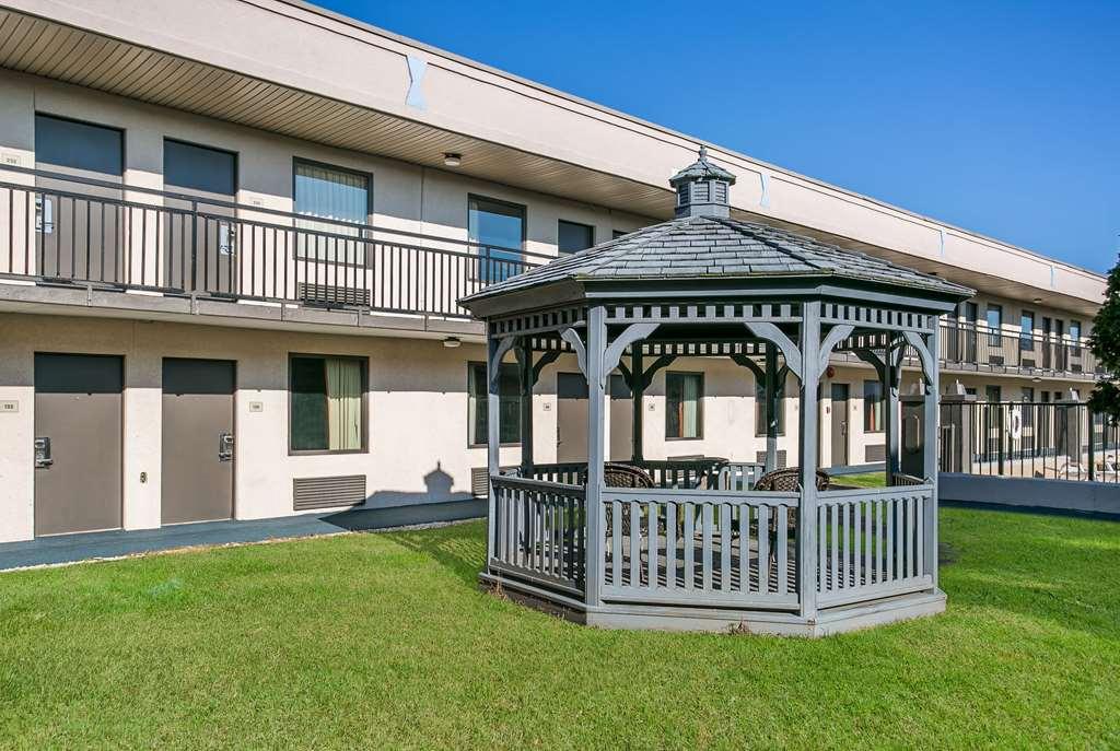 Rodeway Inn Rohrerstown Exterior foto
